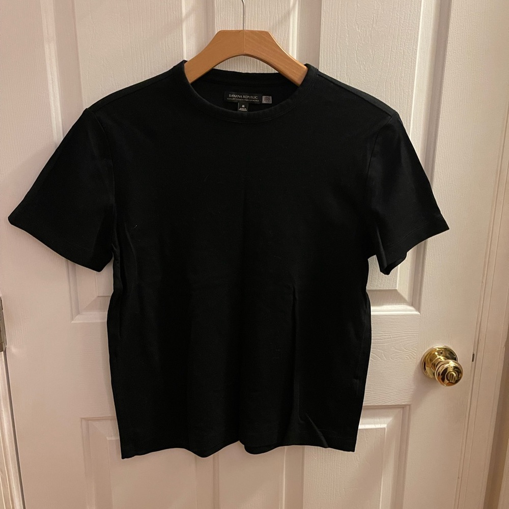 Banana Republic black T